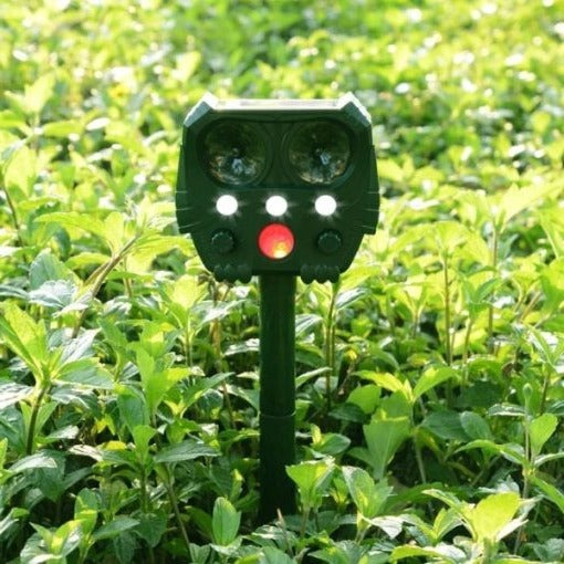 Motion-Activated Snake Repeller with Solar Power and Ultrasonic Sound, 30ft Range