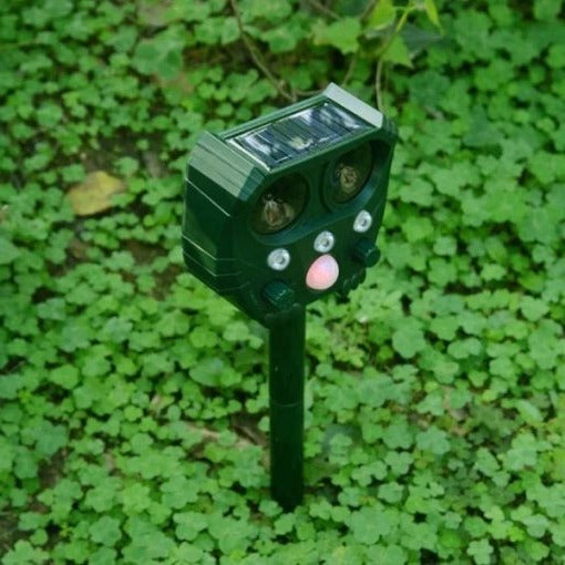 Motion-Activated Snake Repeller with Solar Power and Ultrasonic Sound, 30ft Range